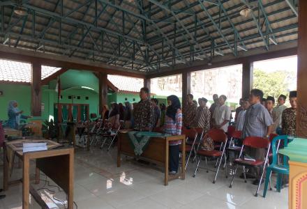 PEMBINAAN DAN MONITORING DESA BINAAN KELUARGA SAKINANAH DI DESA TERONG