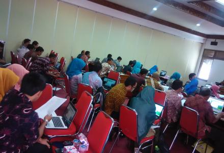 Penyusunan APBDes 2017 dengan program SISKEUDES 