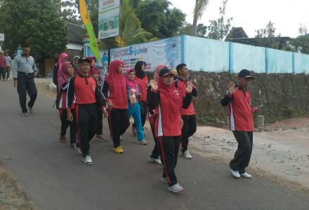 JALAN SEHAT DALAM RANGKA HUT RI KE-72 KECAMATAN DLINGO