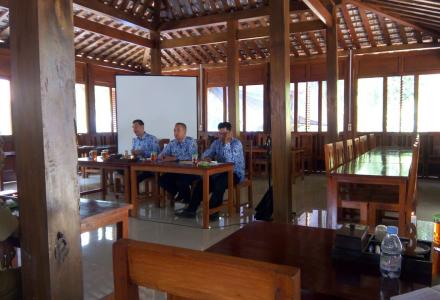 Rapat Koordinasi Sinkronisasi dan Evaluasi Pengisian Pamong Desa se Kecamatan Dllingo