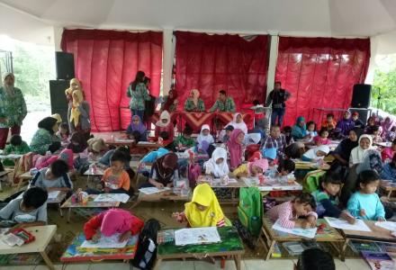 Lomba Mewarnai Dalam Rangka Bakti Sosial UWMY bersama POLDA DIY