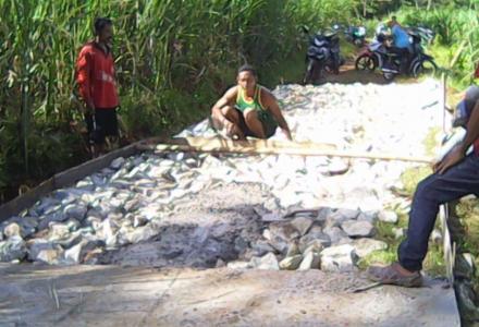Cor Blok RT 4 Pedukuhan Ngenep Selesai Lebih Cepat