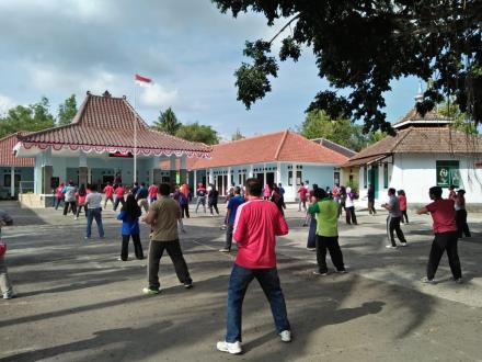 Senam Rutin di Kecamatan Dlingo