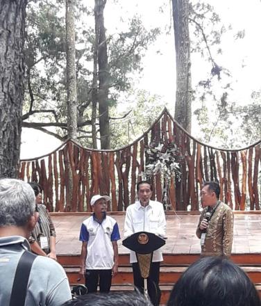 Presiden Joko Widodo Membuka  Festival KPH Tingkat Nasional dan Pameran Usaha Kehutanan di Hutan Pin