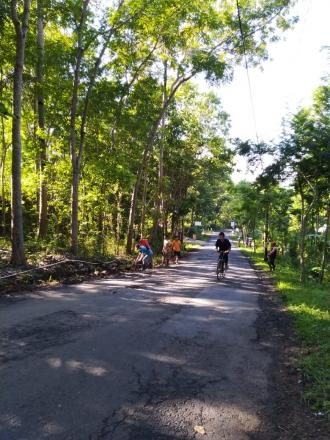 Pembersihan Parit di Pedukuhan Pencit Rejo RT 01