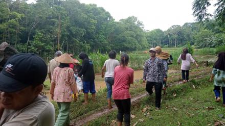 Kerja Bakti Pembangunan Talud di Jalan Pertanian Bronjong Mulai Dilaksanakan