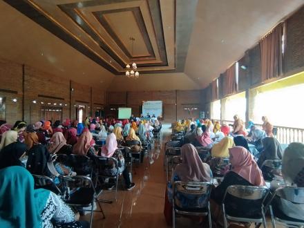 Sosialisasi Sistem Informasi Gawat Maternal ( SIGNAL ) Bagi Kader