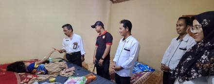 Lurah Terong Sambangi Warga Kurang Gizi di Saradan, Pastikan Penanganan Medis Optimal