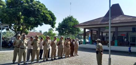 Pimpin Apel Pagi, Lurah Terong Instruksikan Pamong Giatkan Kegiatan Ramadan