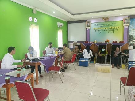 Sinergi di Balai Kalurahan Terong: Dari Distribusi Beras hingga Aksi Kemanusiaan Donor Darah