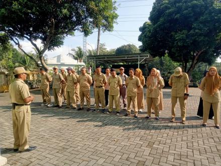 Pimpin Apel Pagi, Lurah Sugiyono Dorong Percepatan Program TMMD dan PDAM di Terong