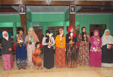 LOMBA NYANYI TEMBANG KENANGAN PKK DESA TERONG